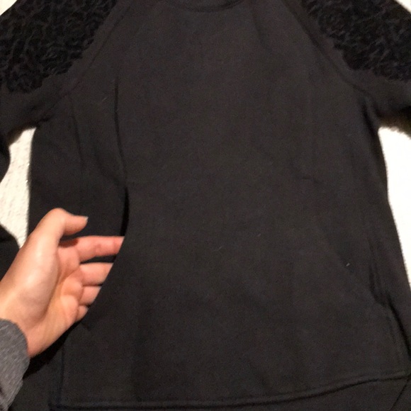 Lululemon - Picture 6 of 10